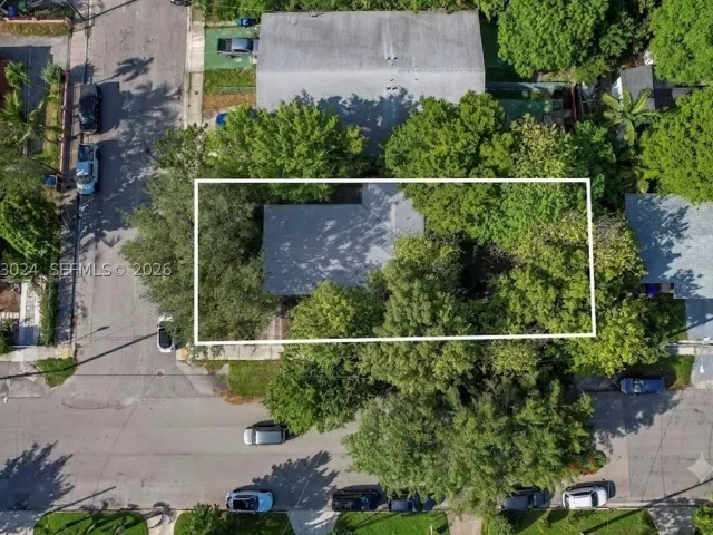 2-bedroom home for sale in Miami - 1233 SW 13TH ST - MondialRealty