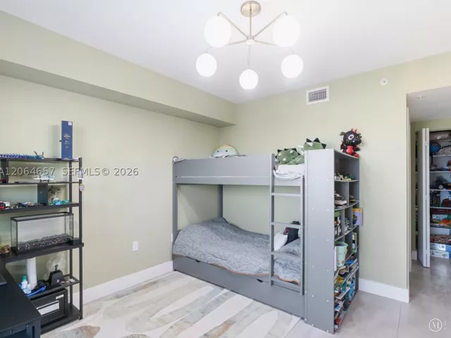 3-bedroom condo for sale in Sunny Isles Beach - 300 Sunny Isles Blvd 4-1405 - MondialRealty