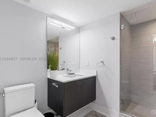 3-bedroom condo for sale in Sunny Isles Beach - 300 Sunny Isles Blvd 4-1405 - MondialRealty