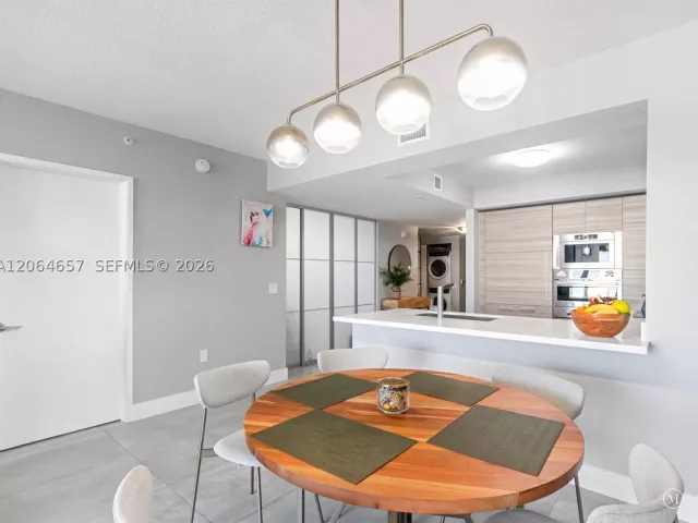 3-bedroom condo for sale in Sunny Isles Beach - 300 Sunny Isles Blvd 4-1405 - MondialRealty