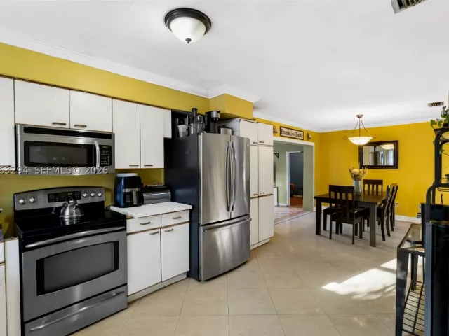 3-bedroom home for sale in Miami - 11045 SW 161st Ter - MondialRealty
