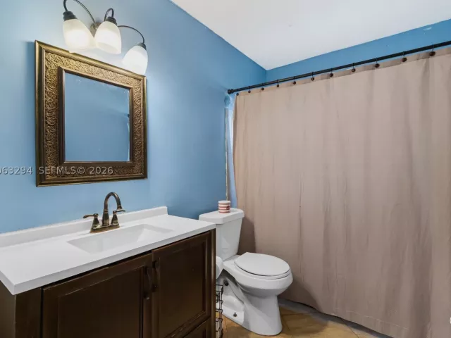 3-bedroom home for sale in Miami - 11045 SW 161st Ter - MondialRealty