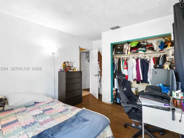 3-bedroom home for sale in Miami - 11045 SW 161st Ter - MondialRealty
