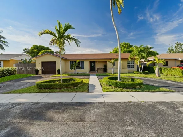 3-bedroom home for sale in Miami - 11045 SW 161st Ter - MondialRealty