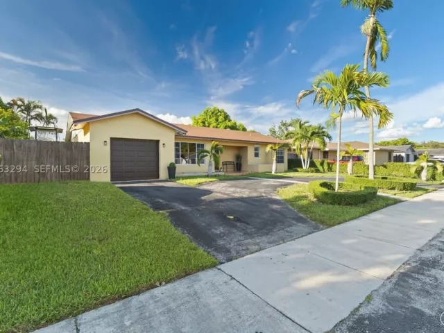 3-bedroom home for sale in Miami - 11045 SW 161st Ter - MondialRealty