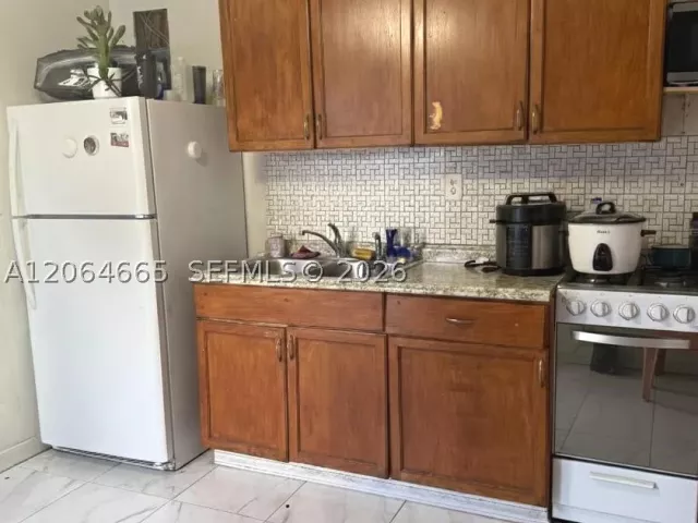 4-bedroom home for sale in Miami - 2118 NW 86th St - MondialRealty