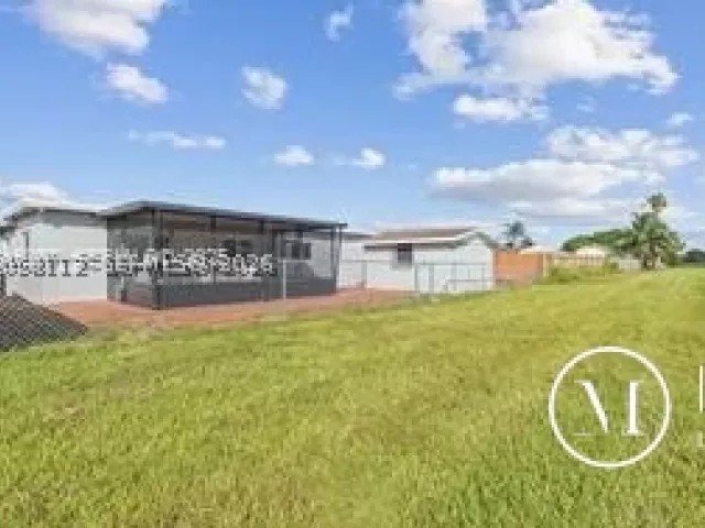 3-bedroom home for sale in Miami - 10471 SW 141st Dr - MondialRealty