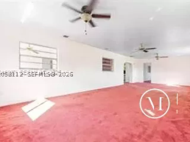 3-bedroom home for sale in Miami - 10471 SW 141st Dr - MondialRealty