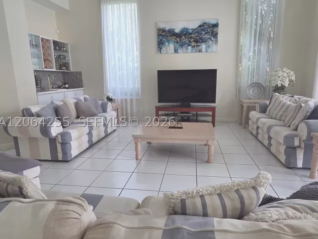 4-bedroom home for sale in Miami - 8235 SW 85th Ter - MondialRealty