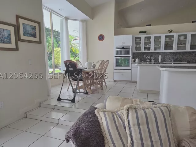 4-bedroom home for sale in Miami - 8235 SW 85th Ter - MondialRealty