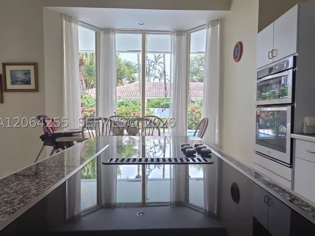 4-bedroom home for sale in Miami - 8235 SW 85th Ter - MondialRealty