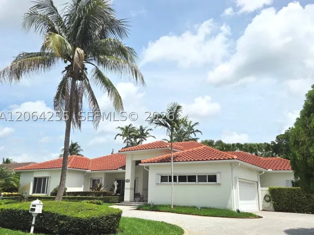 4-bedroom home for sale in Miami - 8235 SW 85th Ter - MondialRealty