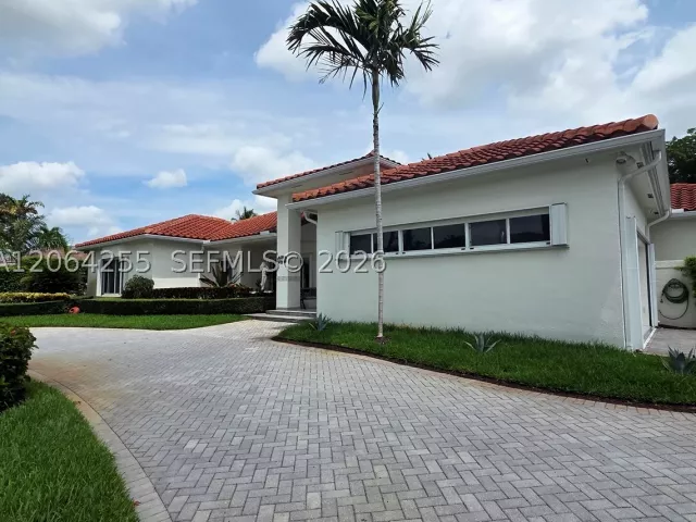 4-bedroom home for sale in Miami - 8235 SW 85th Ter - MondialRealty