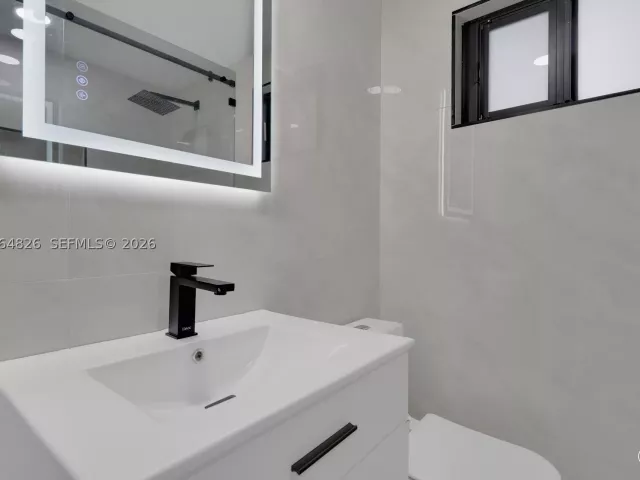 4-bedroom home for sale in Miami - 4375 SW 112th Ave - MondialRealty