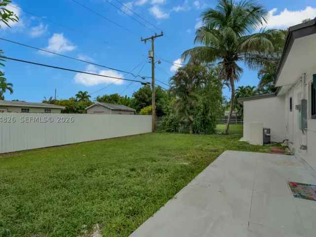 4-bedroom home for sale in Miami - 4375 SW 112th Ave - MondialRealty