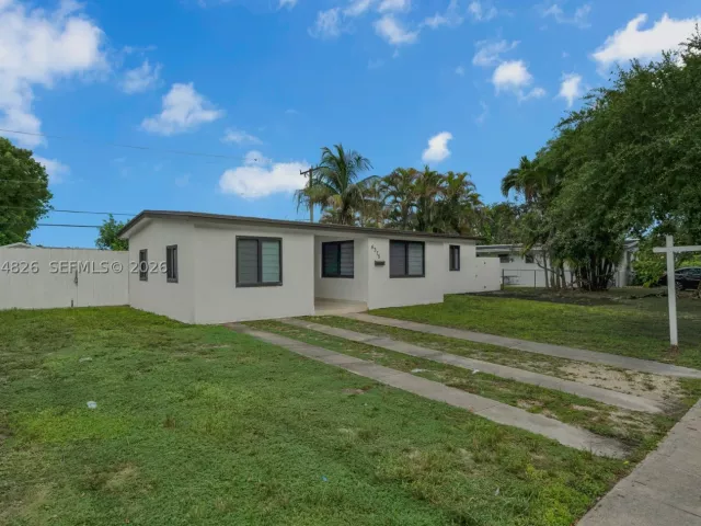 4-bedroom home for sale in Miami - 4375 SW 112th Ave - MondialRealty