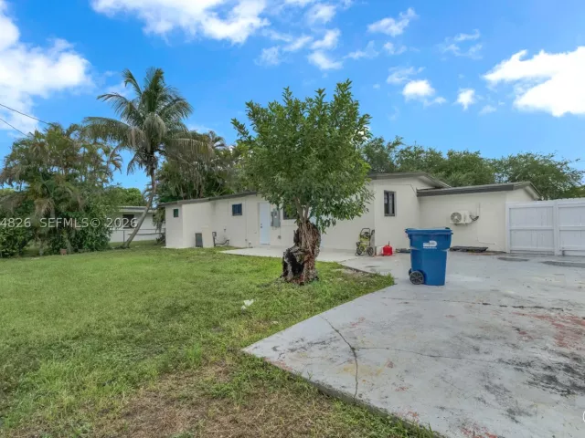 4-bedroom home for sale in Miami - 4375 SW 112th Ave - MondialRealty