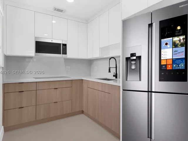 4-bedroom home for sale in Miami - 4375 SW 112th Ave - MondialRealty