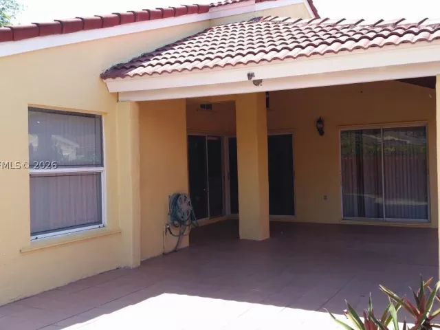 3-bedroom home for rent in Miami - 10957 SW 73rd Ter - MondialRealty