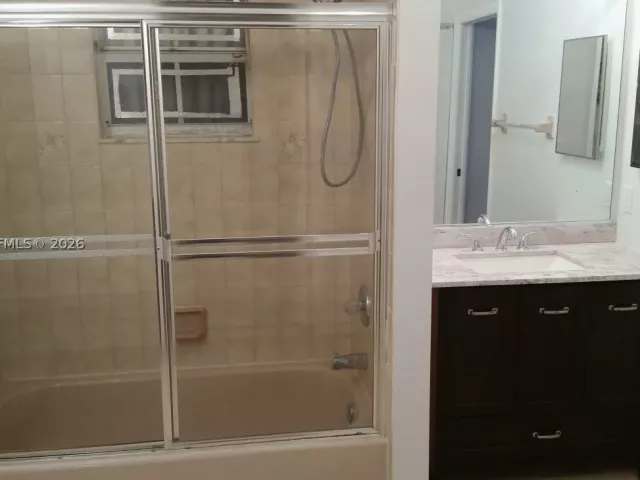 3-bedroom home for rent in Miami - 10957 SW 73rd Ter - MondialRealty