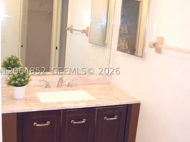 3-bedroom home for rent in Miami - 10957 SW 73rd Ter - MondialRealty