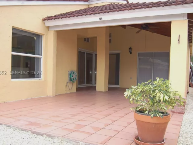 3-bedroom home for rent in Miami - 10957 SW 73rd Ter - MondialRealty