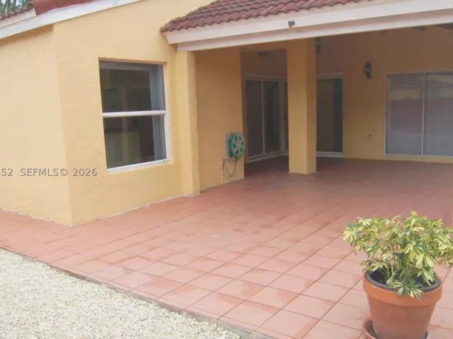 3-bedroom home for rent in Miami - 10957 SW 73rd Ter - MondialRealty