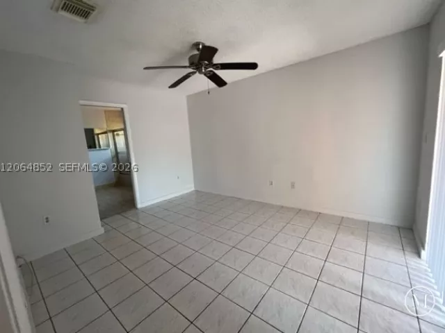 3-bedroom home for rent in Miami - 10957 SW 73rd Ter - MondialRealty