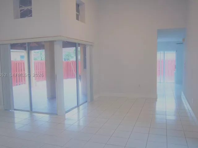 3-bedroom home for rent in Miami - 10957 SW 73rd Ter - MondialRealty