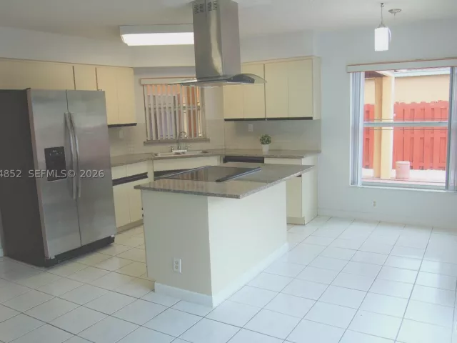 3-bedroom home for rent in Miami - 10957 SW 73rd Ter - MondialRealty