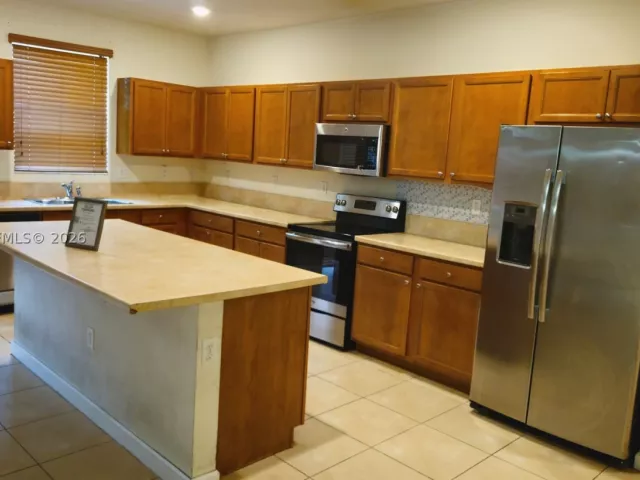 5-bedroom home for sale in Homestead - 3477 SE 3rd St - MondialRealty