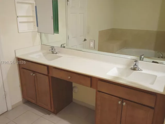 5-bedroom home for sale in Homestead - 3477 SE 3rd St - MondialRealty
