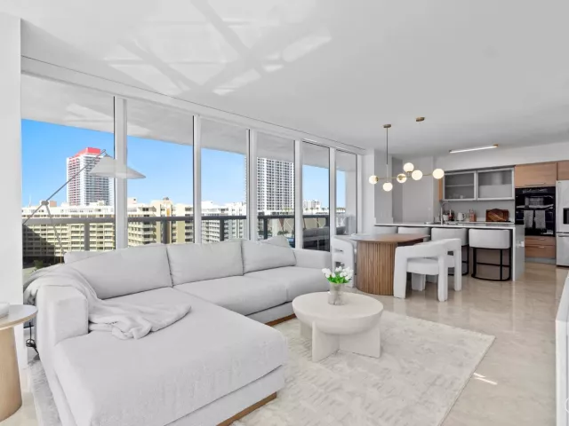 2-bedroom condo for sale in Hallandale Beach - 1830 S Ocean Drive 1006 - MondialRealty