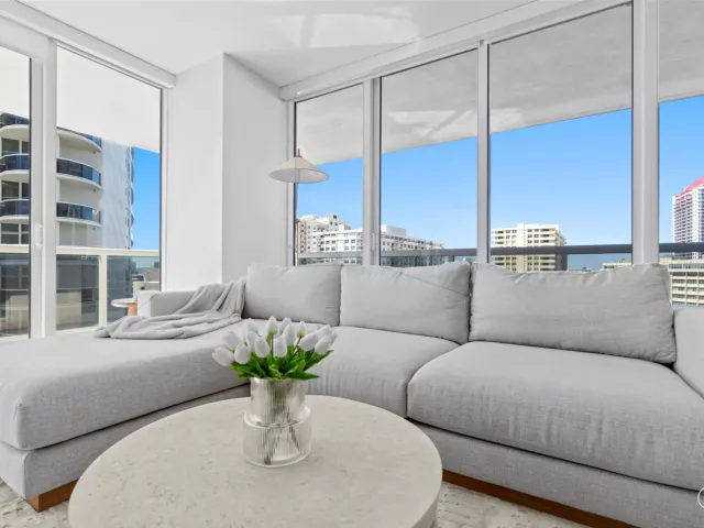 2-bedroom condo for sale in Hallandale Beach - 1830 S Ocean Drive 1006 - MondialRealty