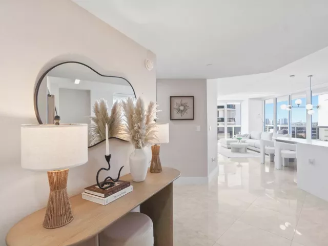 2-bedroom condo for sale in Hallandale Beach - 1830 S Ocean Drive 1006 - MondialRealty