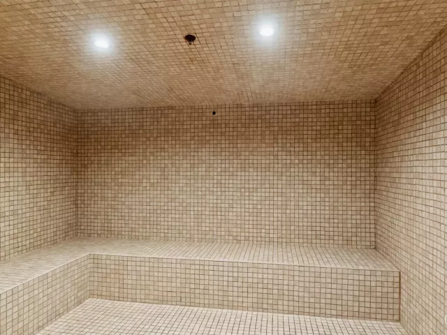 2-bedroom condo for sale in Hallandale Beach - 1830 S Ocean Drive 1006 - MondialRealty
