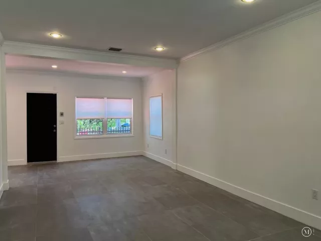 2-bedroom home for rent in Miami - 45 NE 50th Street - MondialRealty