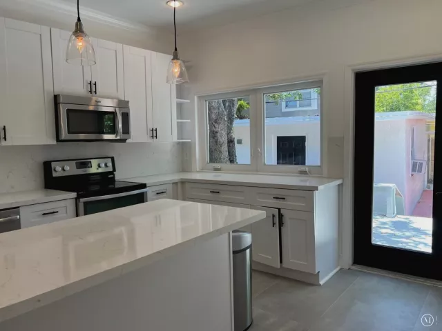 2-bedroom home for rent in Miami - 45 NE 50th Street - MondialRealty