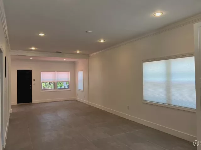 2-bedroom home for rent in Miami - 45 NE 50th Street - MondialRealty