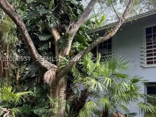 3-bedroom home for sale in Miami - 23805 SW 142nd Ave - MondialRealty