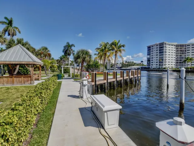 2-bedroom home for rent in Delray Beach - 110 Marine Way #5 Granada - MondialRealty