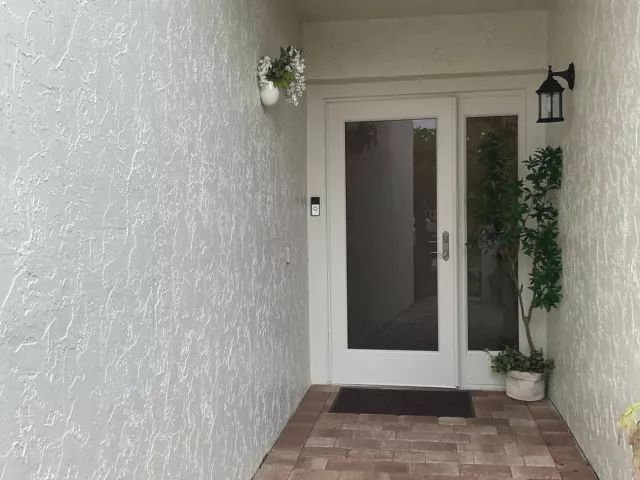 3-bedroom home for sale in Boca Raton - 6918 BARBAROSSA Street - MondialRealty