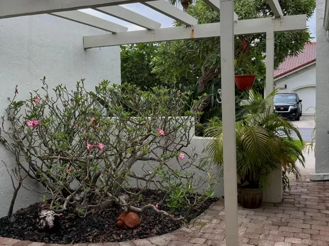 3-bedroom home for sale in Boca Raton - 6912 BARBAROSSA Street - MondialRealty