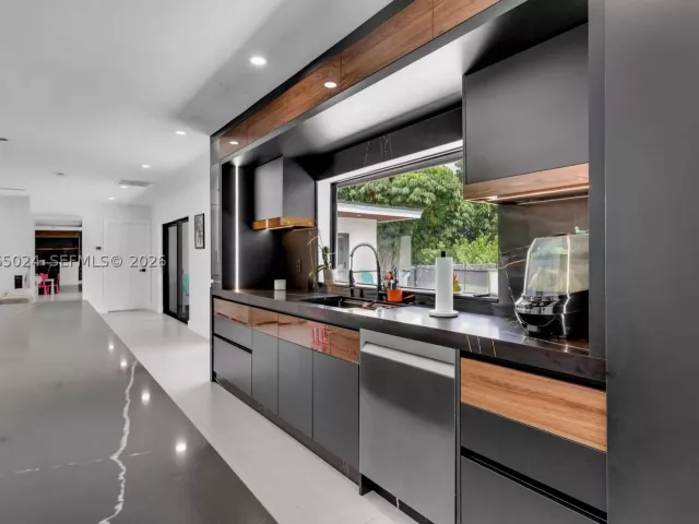 3-bedroom home for sale in Miami - 11243 SW 174th Ter - MondialRealty