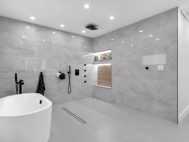 3-bedroom home for sale in Miami - 11243 SW 174th Ter - MondialRealty