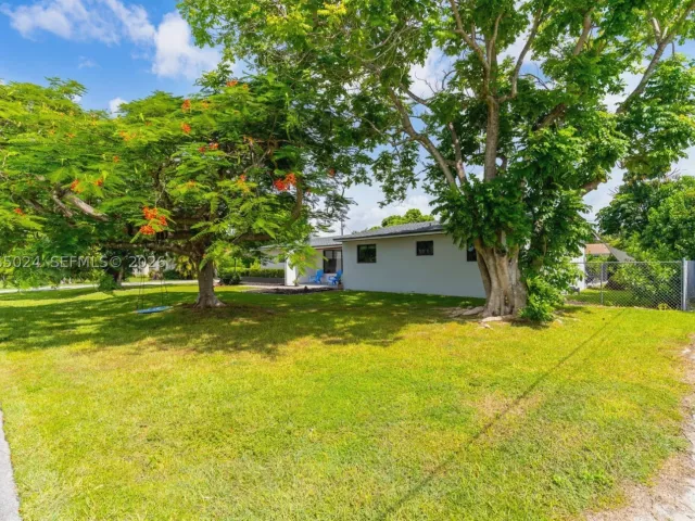3-bedroom home for sale in Miami - 11243 SW 174th Ter - MondialRealty