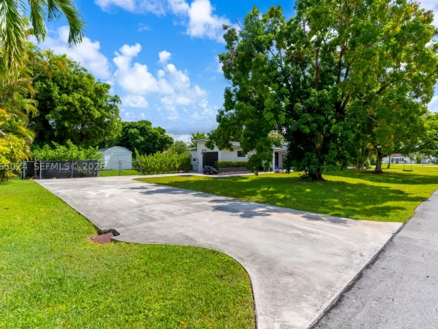 3-bedroom home for sale in Miami - 11243 SW 174th Ter - MondialRealty