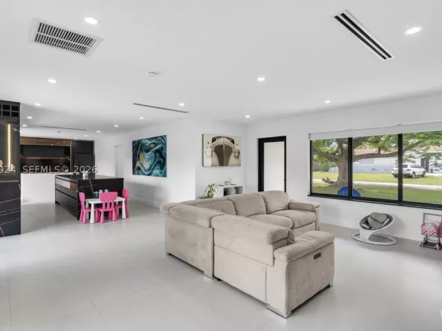3-bedroom home for sale in Miami - 11243 SW 174th Ter - MondialRealty