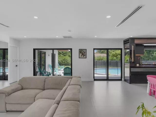 3-bedroom home for sale in Miami - 11243 SW 174th Ter - MondialRealty
