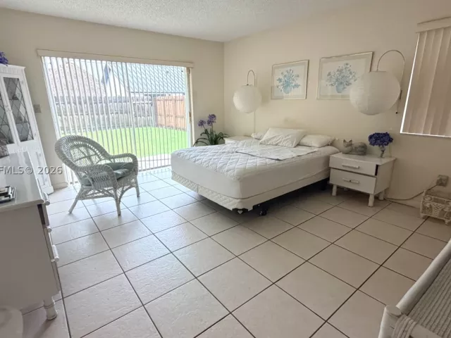 4-bedroom home for rent in Miami - 13325 SW 100th Ter - MondialRealty
